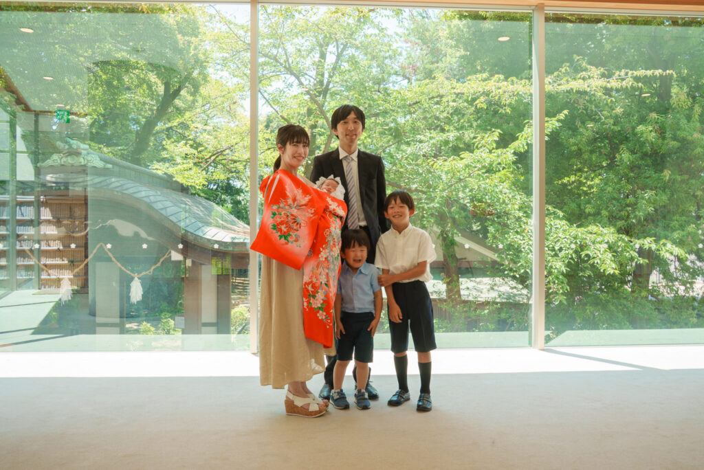 【写真付き】伊勢山皇大神宮でお宮参り&七五三準備のポイント|兄弟も笑顔になる出張撮影レポート|フォトスマイルズ