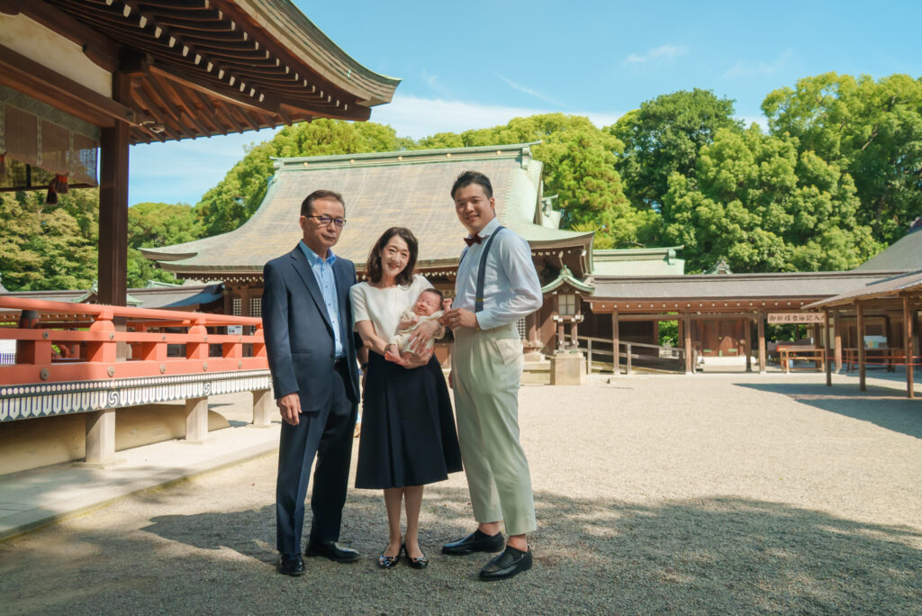 武蔵一宮氷川神社(さいたま市)でお宮参り出張撮影の写真と撮影スポット紹介|2025年7月更新|20枚以上の参考写真