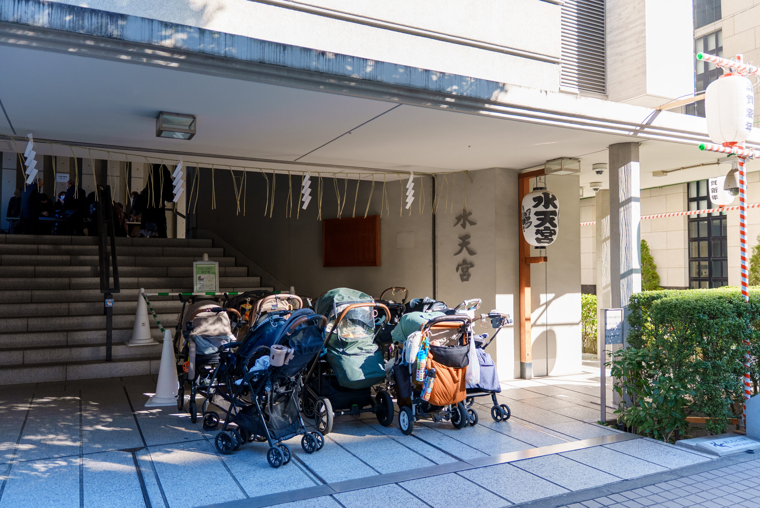 水天宮 提灯横での家族写真 出張撮影