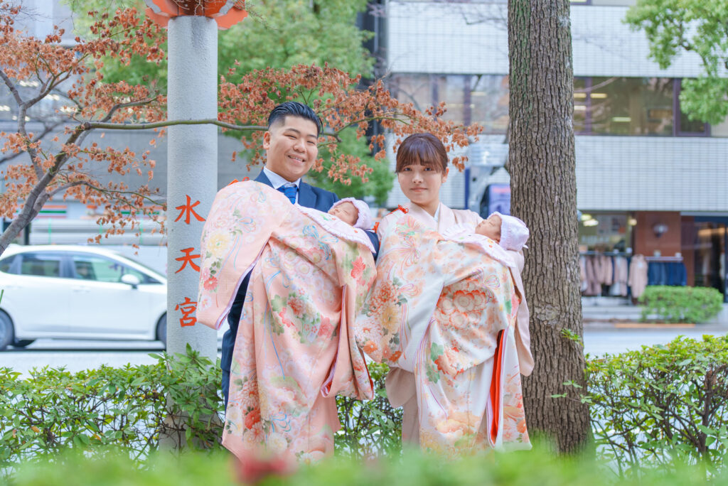 水天宮で女の子双子のお宮参り出張撮影