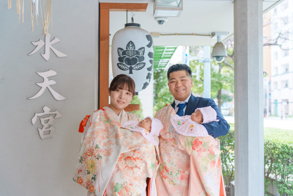 水天宮で女の子双子のお宮参り出張撮影