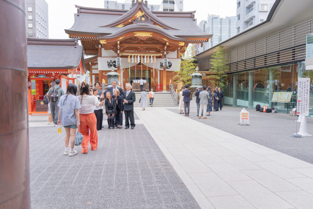 水天宮 本殿前でのお宮参り出張撮影