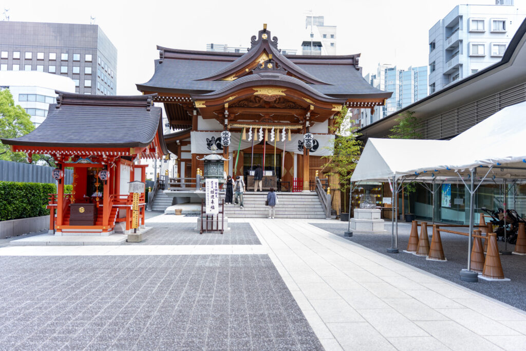 水天宮 本殿前でのお宮参り出張撮影