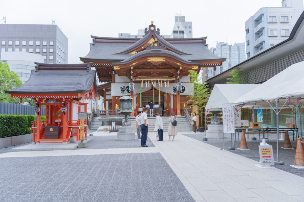 水天宮 本殿前でのお宮参り出張撮影
