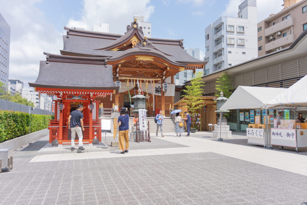 水天宮 本殿前でのお宮参り出張撮影