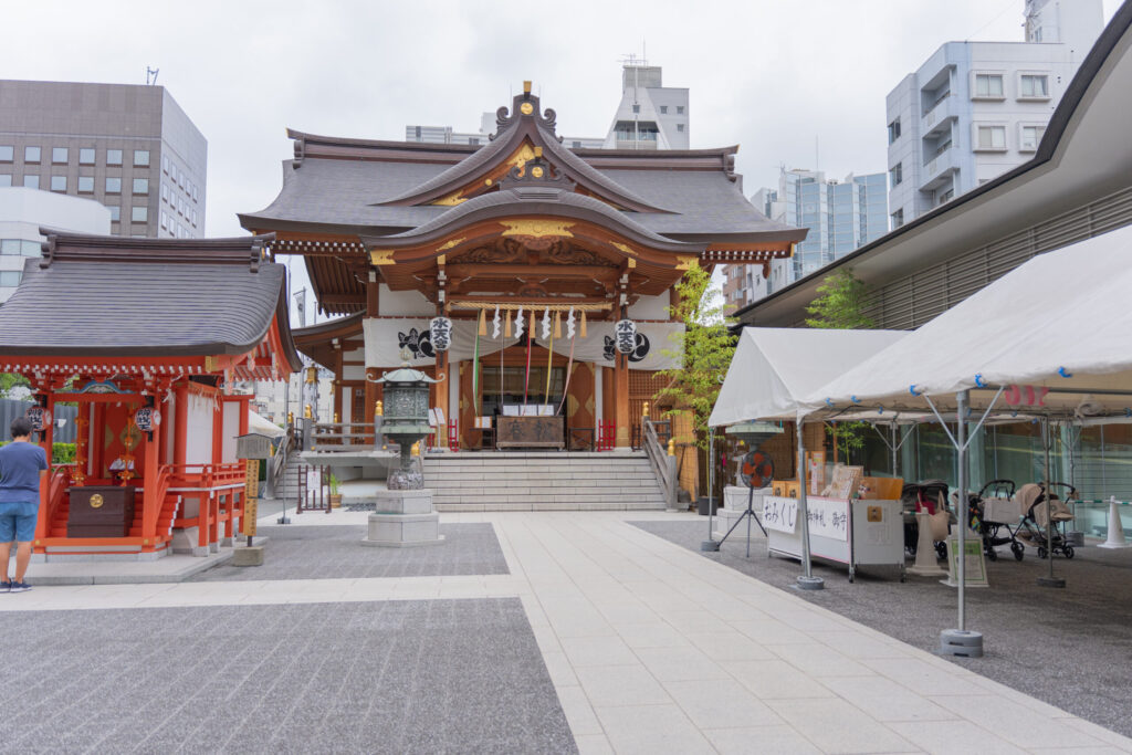 水天宮 本殿前でのお宮参り出張撮影