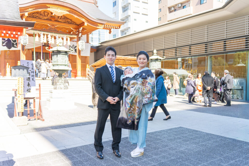 水天宮でお宮参りと源氏香でのお食い初め家族写真 本殿までの様子