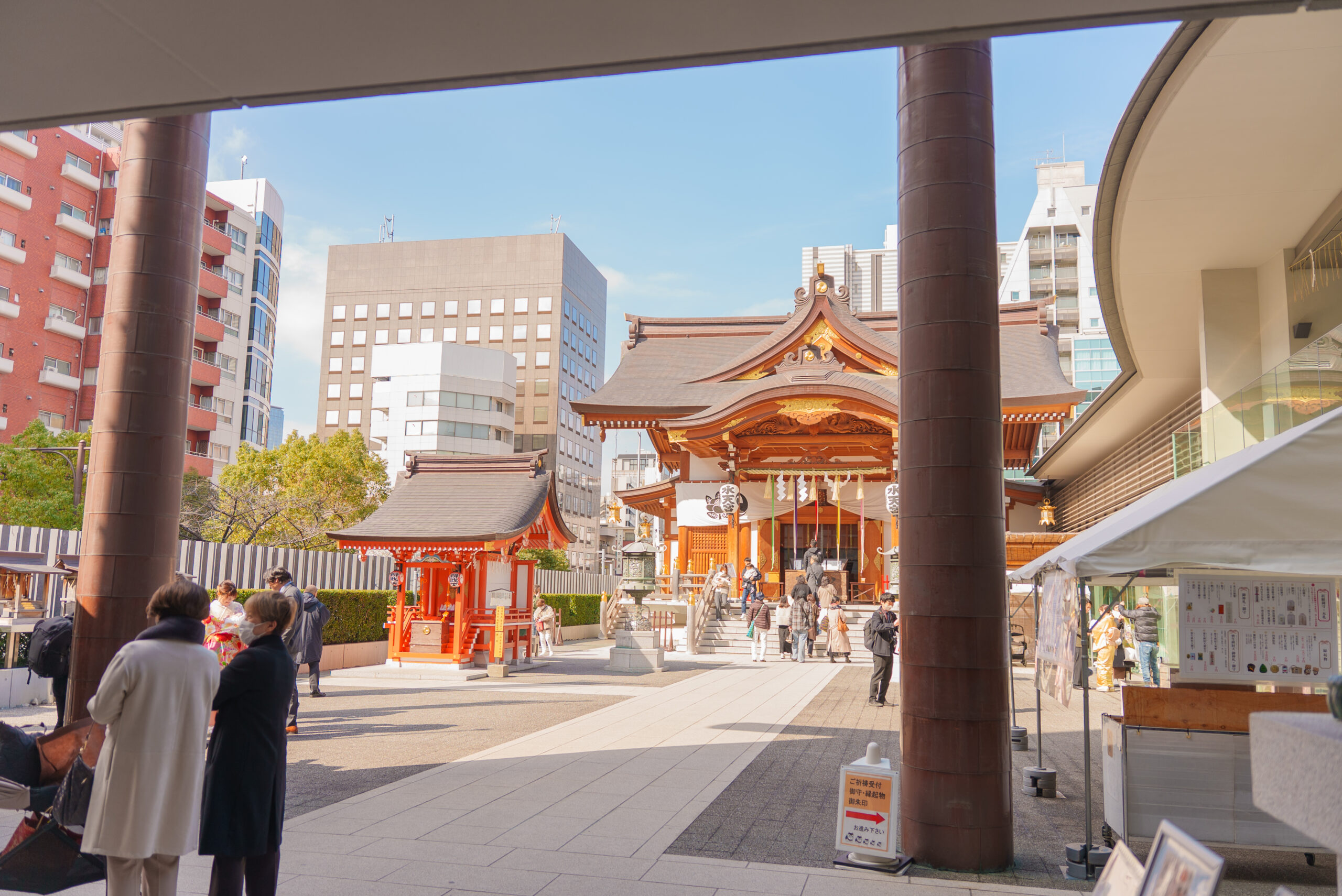 水天宮 本殿前でのお宮参り出張撮影