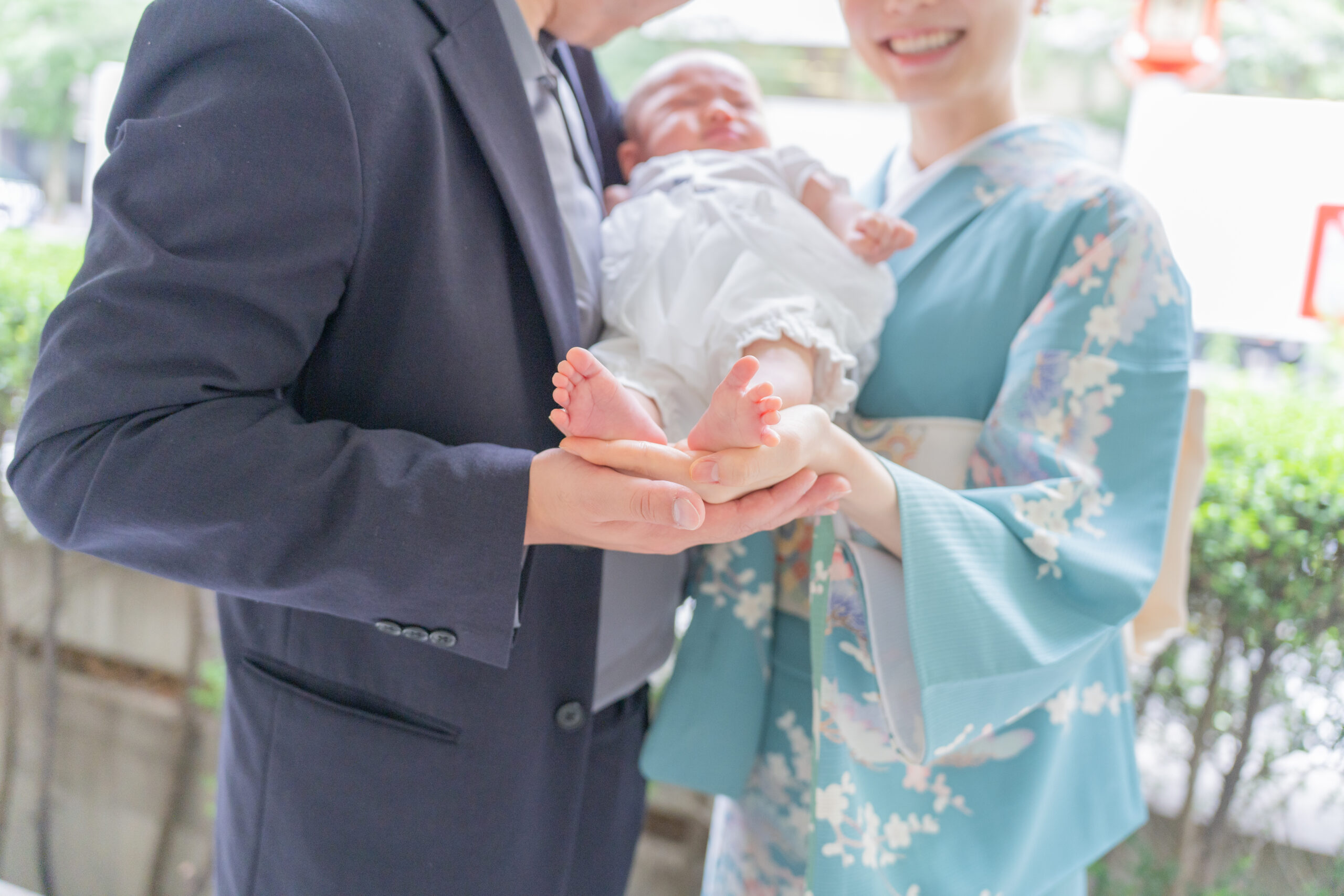 水天宮のお宮参りで赤ちゃんのソロ写真
