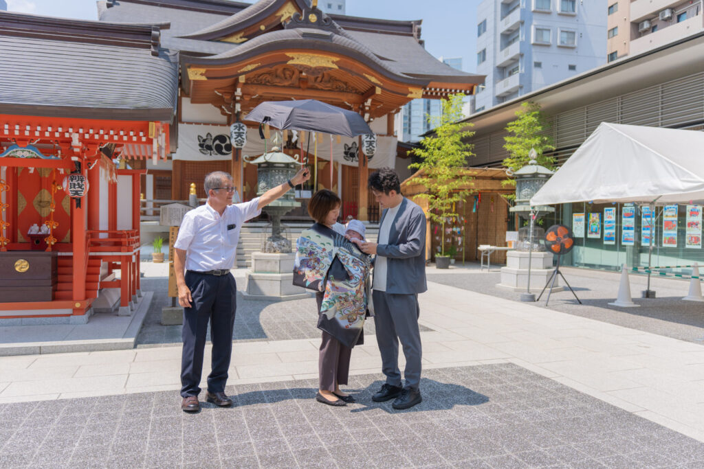 水天宮のお宮参り後に人気の「人形町今半 銀座店」を写真付きで紹介。アクセス・個室・営業時間・会食の流れ・お食い初めのポイントを、水天宮で年間100組以上撮影するフォトスマイルズが詳しく解説します。