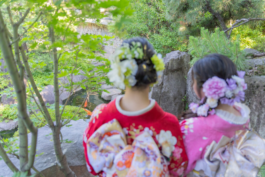 振袖の帯と髪飾りを写した成人式前撮りのパーツ写真