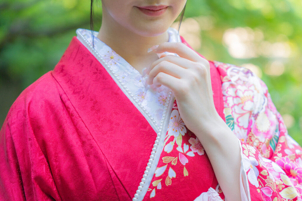 振袖の帯と髪飾りを写した成人式前撮りのパーツ写真